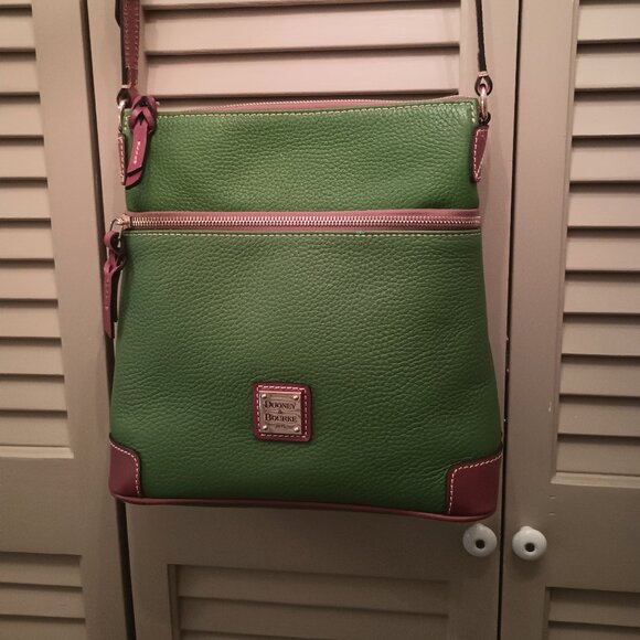 Dooney and Bourke Pebbled Grain Emerald Green Leather Handbag. - Picture 1 of 5
